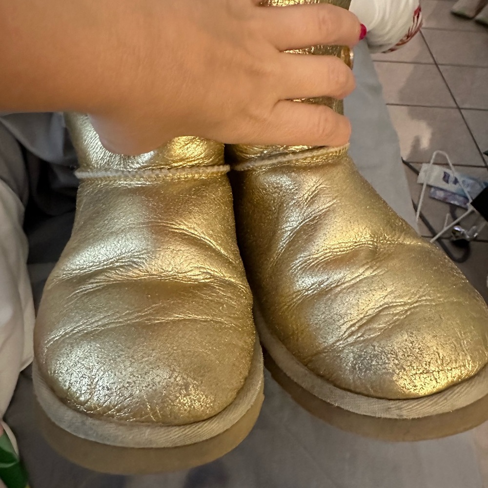 Ugg boots - Picture 4 of 9